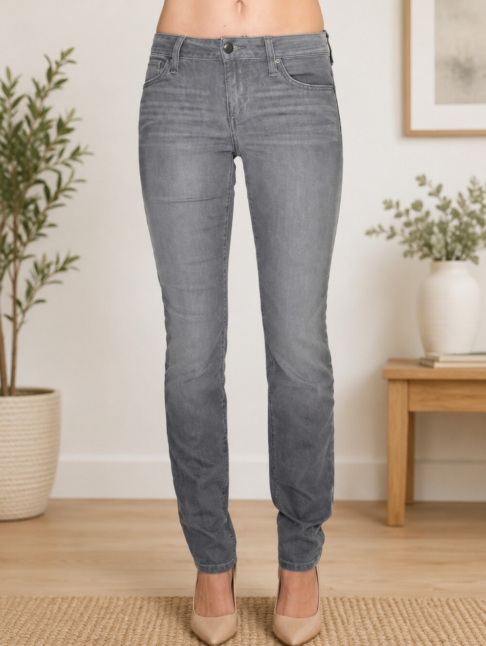 ❤ Size 28 Gray straight legged Joe's Jeans 👖